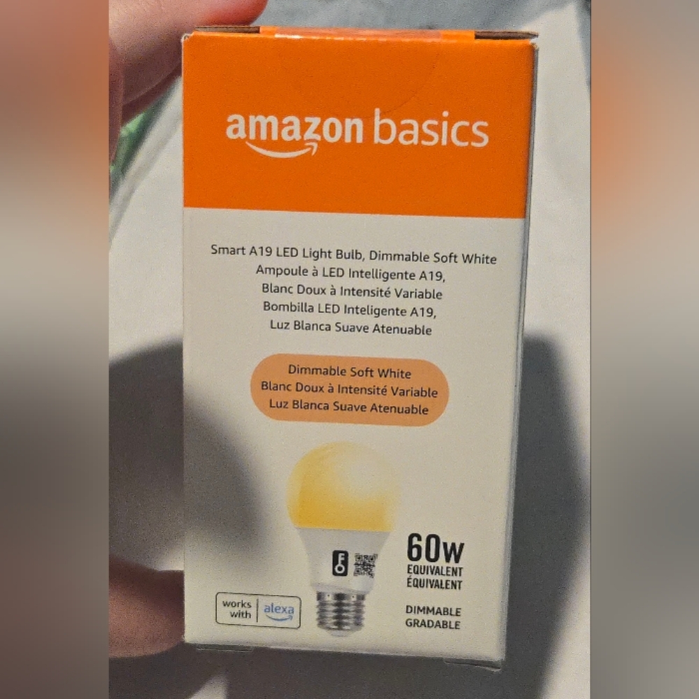 Amazon Basics Smart A19 LED Light Bulb, Dimmable Soft White, 2.4 GHz Wi-…
